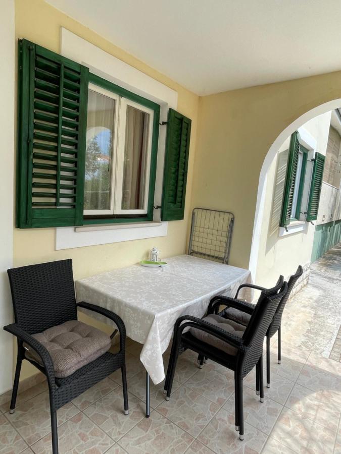 Apartments Antonija Punta Skala Next To Falkensteiner Resort Petrcane Exterior foto