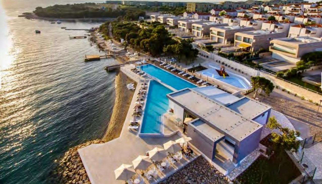 Apartments Antonija Punta Skala Next To Falkensteiner Resort Petrcane Exterior foto