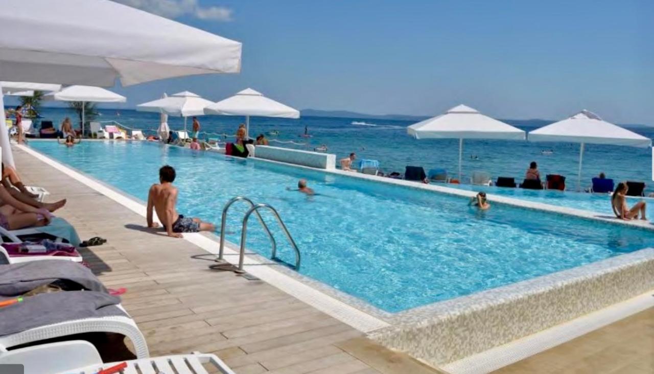Apartments Antonija Punta Skala Next To Falkensteiner Resort Petrcane Exterior foto