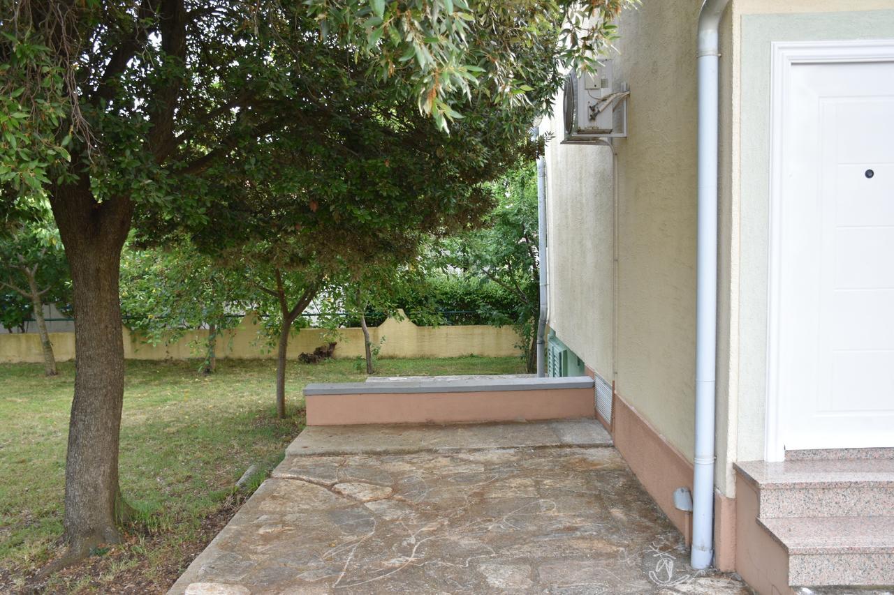 Apartments Antonija Punta Skala Next To Falkensteiner Resort Petrcane Exterior foto