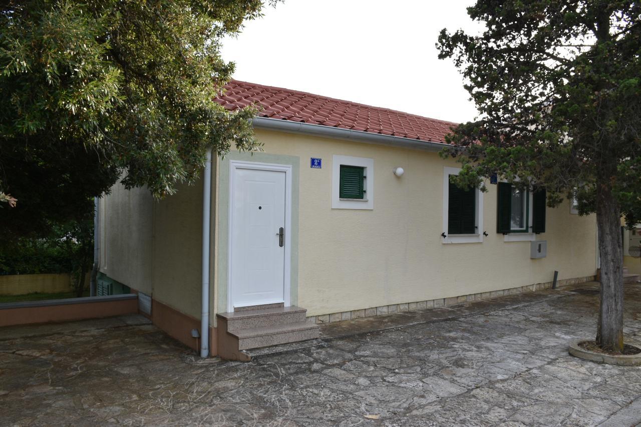 Apartments Antonija Punta Skala Next To Falkensteiner Resort Petrcane Exterior foto