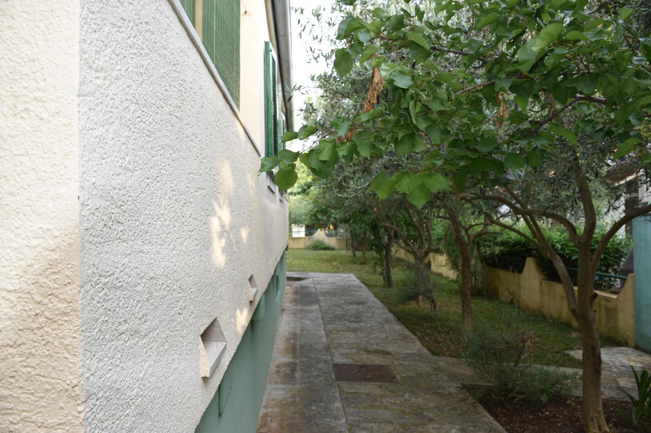 Apartments Antonija Punta Skala Next To Falkensteiner Resort Petrcane Exterior foto